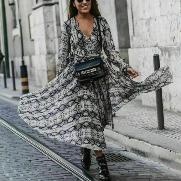 RESERVED .H&M TREND Conscious Midi SNAKESKIN PATTERNED Wrap Pleated Dress Size 8 - Picture 3 of 13